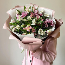 Букет из 11 альстромерий микс