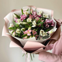 Букет из 11 альстромерий микс