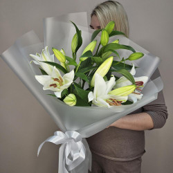 Букет из 3 белых лилий