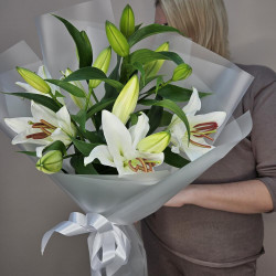 Букет из 3 белых лилий