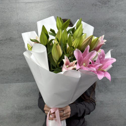 Букет из 5 розовых лилий