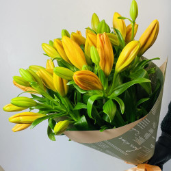 Букет из 7 оранжевых лилий