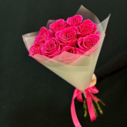Букет из 9 малиновых роз