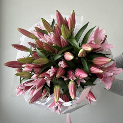 Букет из 9 розовых лилий