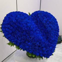 351 синяя роза в форме сердца